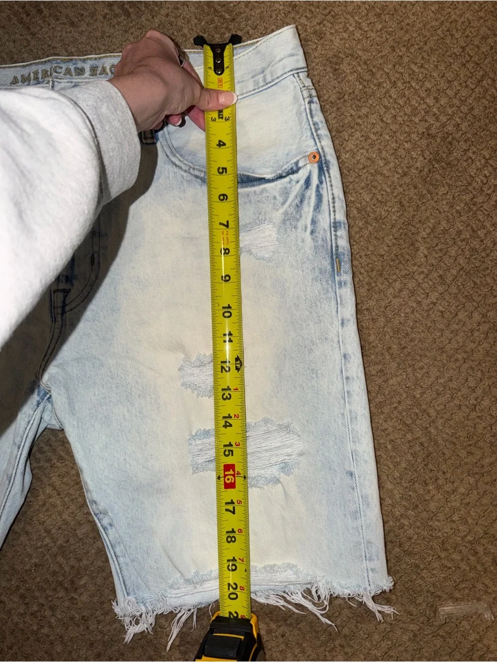 American Eagle Outfitters Light Wash Distressed Denim Men’s Jorts